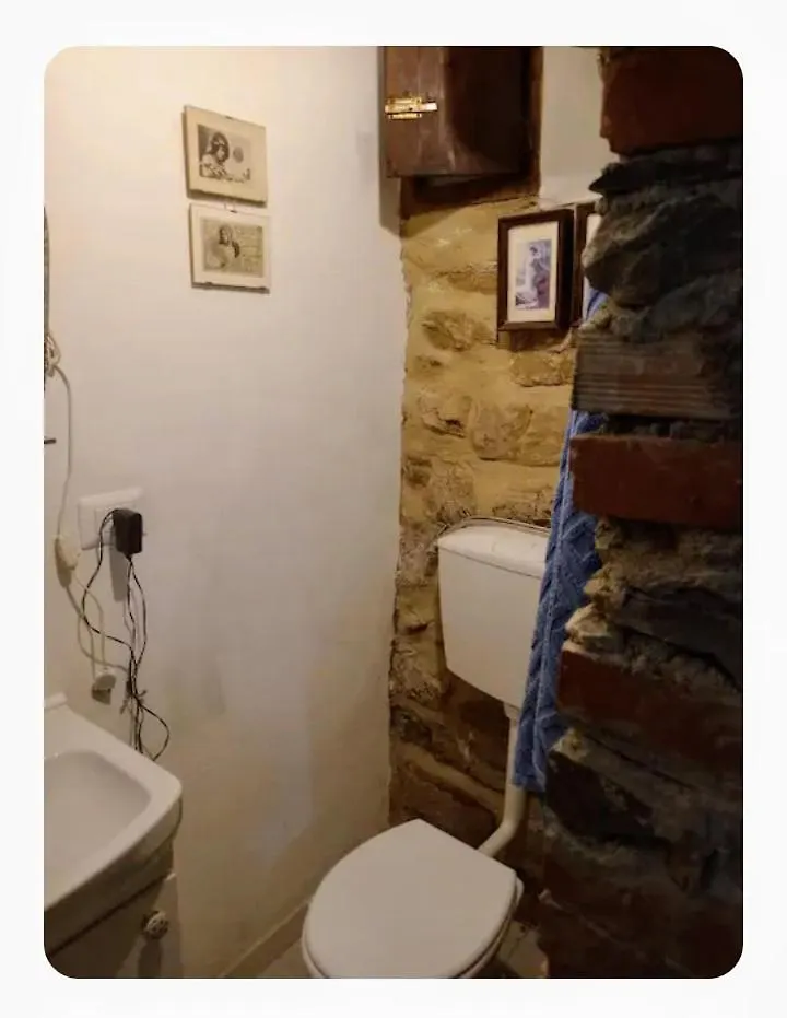 Maurizio Nel Borgo Medievale Tavernelle  0*, Tavernelle (Massa-Carrara)